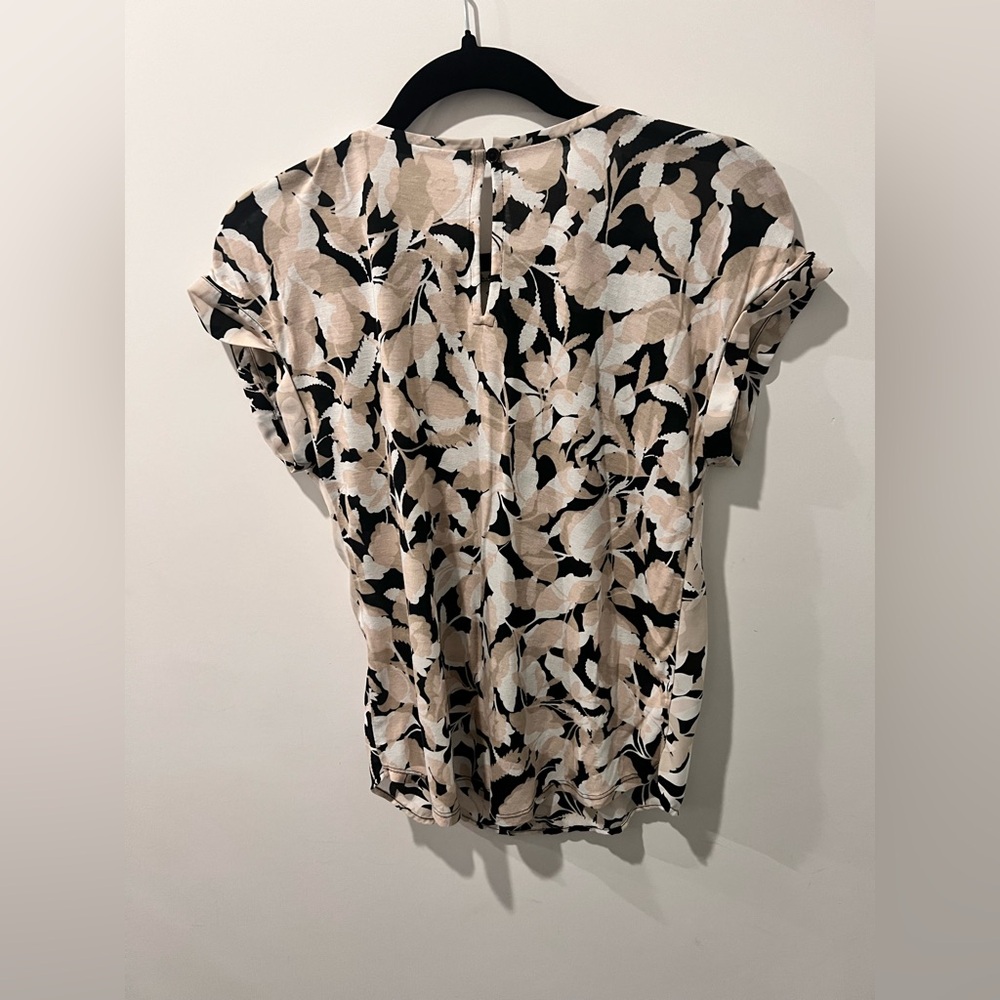 LOFT Black Cream Floral Cap-Sleeve Blouse XXS Lightweight - Picture 3 of 10
